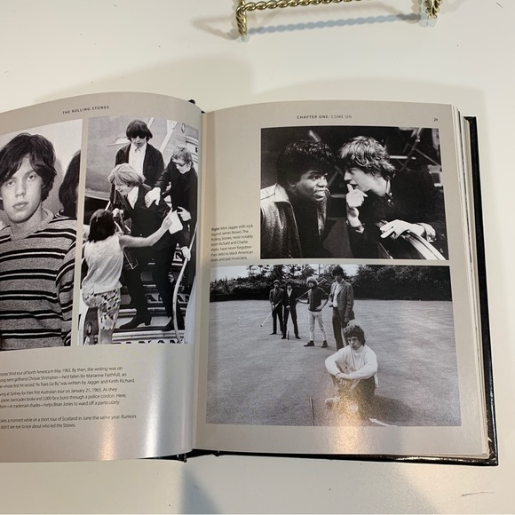 ROLLING Stones Life in pictures 7’ mini book - Picture 3 of 4